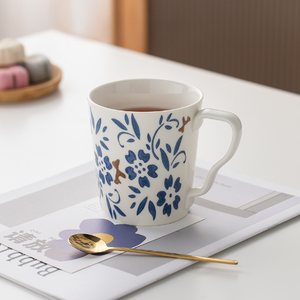 Ensemble de tasses à café réutilisables en porcelaine blanche de dessin animé, certifiées BSCI, pour la maison et le bureau, compatibles lave-vaisselle et micro-ondes, cadeaux d'affaires ODM - Product Image 1