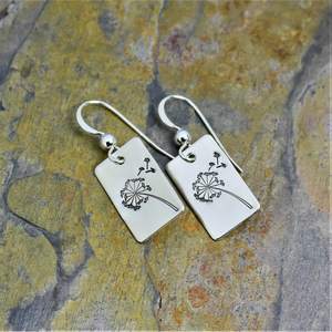 Orecchini Pendenti E2848 in Oro Bianco con Motivo Vegetale, Design Minimalista, Gioielli Raffinati da Donna per Uso Quotidiano - Product Image 6