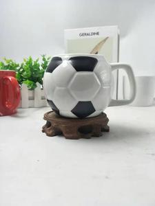 Tasse en céramique de Football de haute qualité, en porcelaine personnalisée de 400ML, vente en gros - Product Image 4