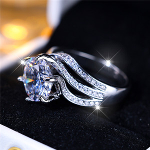 Mignonne Femme Grand Blanc Zircon Pierre Ronde Bague de Fiançailles Charme Argent Couleur Bijoux De Mariage Pour Les Femmes - Product Image 3