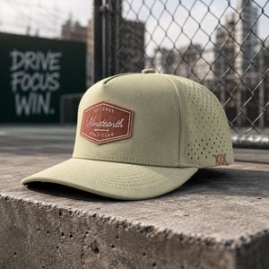 Gorra de Golf de Cinco Paneles con Estampado de Cuero, Personalizada OEM, MOQ Bajo, Alta Calidad, Visera Plana, Secado Rápido, Transpirable y Ligera - Product Image 4