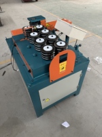 Machine à cintrer les tubes CNC polyvalente à 9 roues, rouleau automatique pour tubes carrés et ronds