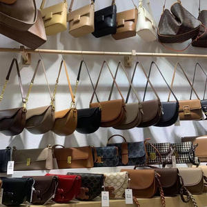 Sacs minimalistes pour femmes, design de niche, vente de liquidation de stock de mode, vente en gros - Product Image 5