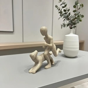 Estatuas Abstractas de Arenisca Hechas a Medida de Personas y Perros Corriendo, Figuras Artísticas - Product Image 3