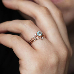 Bagues assorties pour femmes, design couronne, zircon rond, délicates et élégantes - Product Image 4