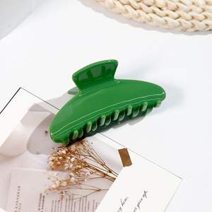 مشابك شعر كبيرة من الأسيتات للنساء بألوان صلبة بالجملة بأسلوب أوروبي وأمريكي أنيق للاستخدام اليومي - Product Image 5