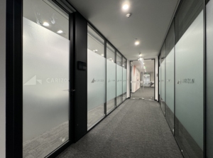 <span class=keywords><strong>Cloison</strong></span> modulaire en verre facile à installer, double vitrage, ignifuge, mobilier <span class=keywords><strong>de</strong></span> bureau - Product Image 2