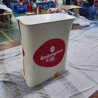 Présentoir de table de stand pop-up portable et pliable pour la publicité