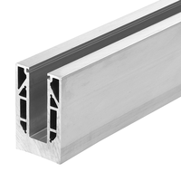 Système de clôture en verre et aluminium architectural durable, conçu pour les développements résidentiels à grande échelle