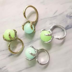<span class=keywords><strong>Jane</strong></span> <span class=keywords><strong>Eyre</strong></span>-Anillos luminosos de garra de dragón para hombre y mujer, anillo creativo Vintage con garras de águila, venta al por mayor - Product Image 1