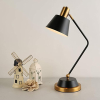 Lampe de Chevet Nordique Romantique, Décoration de Chambre d'Hôtel et de Restaurant, Lampe de Bureau LED Noire Réglable pour Lecture