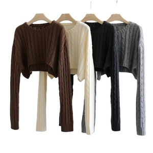 Pull d'hiver décontracté pour femmes à manches longues confortable et surdimensionné avec couleur unie et logo à col rond sur le devant - Product Image 1