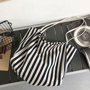 Sac fourre-tout en toile rayé noir et rouge pour femme, élégant sac à bandoulière grande capacité pour le travail et le shopping - Product Image 2