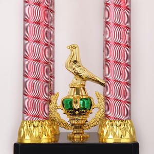 Ventes directes d'usine trophée en métal d'équipe atmosphérique trophée <span class=keywords><strong>de</strong></span> compétition <span class=keywords><strong>de</strong></span> course <span class=keywords><strong>de</strong></span> pigeon trophée <span class=keywords><strong>de</strong></span> coupe à quatre poteaux <span class=keywords><strong>de</strong></span> pigeon - Product Image 5