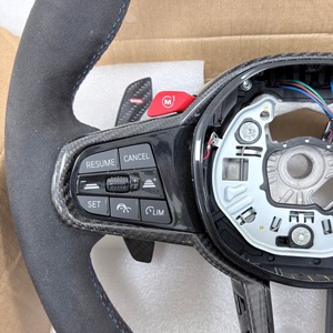 Volante Deportivo Personalizado LCI en Gamuza para <span class=keywords><strong>BMW</strong></span> G20 G30 G80 X3 G01 540i G30 X5 G05 G80 M3 G82 G42 G22, Disponible en Stock - Product Image 5