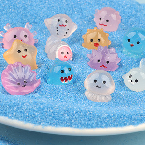 Vente en gros de décorations en résine d'animaux marins Kawaii, miniatures, breloques et modèles décoratifs en résine - Product Image 1