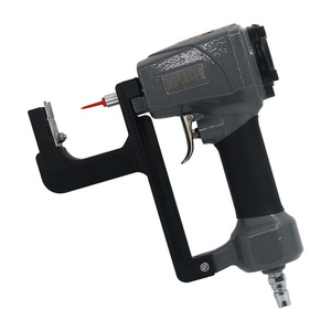 Cloueuse pneumatique à bord à main en V Cloueuse à clouer en V Conducteur de pistolet pneumatique Rembourrage de travail Contreplaqué Fabrication de meubles - Product Image 3