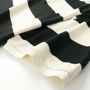 เสื้อเชิ้ตผู้ชายแบบสวมใส่สบายสำหรับฤดูร้อน ผ้าถัก 100% ผ้าฝ้าย แขนสั้น พิมพ์ลาย ระบายอากาศดี ติดกระดุมด้านหน้า ทรงปกติ - Product Image 3