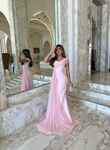 Vestido <span class=keywords><strong>de</strong></span> Noche Sharon Said SF401 Color <span class=keywords><strong>Rosa</strong></span> Claro, Estilo Sirena, Hombros Descubiertos, Plisado y con Cuentas, para Mujer, Ideal para Bodas y Fiestas - Product Image 3
