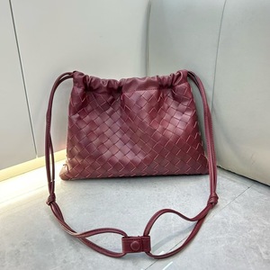 Sacs à main pour femmes en cuir véritable de luxe, imperméables, tissés, à bandoulière, sac fourre-tout, capacité jusqu'à 1L, pour les trajets quotidiens - Product Image 1