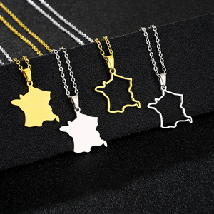 Collier pendentif carte plaqué or en acier inoxydable PVD bijoux français pour femmes et filles - Product Image 1