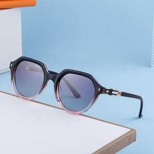 Lunettes de soleil polarisées carrées de style européen et américain personnalisées pour femmes, protection UV400, verres TAC, pare-soleil de classe 2 - Product Image 4