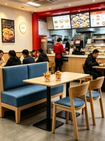 Ensemble table et chaises rectangulaires modernes et minimalistes pour restaurants, en bois massif avec dossier, idéal pour cafés, pâtisseries et restaurants.