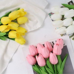 Flores <span class=keywords><strong>de</strong></span> <span class=keywords><strong>Tulipán</strong></span> <span class=keywords><strong>de</strong></span> PU <span class=keywords><strong>de</strong></span> Alta Calidad Hechas a Mano con Tacto Real para Decoración <span class=keywords><strong>de</strong></span> Año Nuevo Chino, Bodas, Hogar y Hoteles - Product Image 3