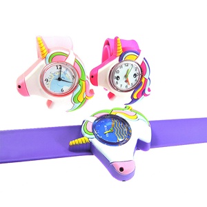 Montre à bracelet en silicone à quartz avec design licorne promotionnel pour enfants - Product Image 6