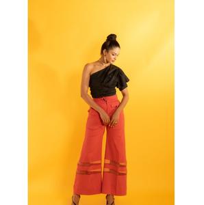 Conjunto de dos piezas Black Fire para mujer, elegante conjunto de dos piezas con diseño audaz, estilo moderno, ajuste cómodo para fiestas y ocasiones informales. - Product Image 1