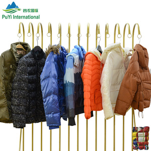 Balle di Abbigliamento Usato Misto Giacche a Bolle Lunghe Invernali da Donna Cappotti di Seconda Mano Giacche in Balla - Product Image 3