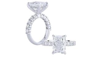 แหวนแต่งงานแบบคลาสสิคทรงสี่เหลี่ยมประดับเพชร CZ รูปทรงเรเดียนท์คัท ดีไซน์เรียบหรู วัสดุเงินแท้ 925 รุ่นมินิจัสมิน - Product Image 3