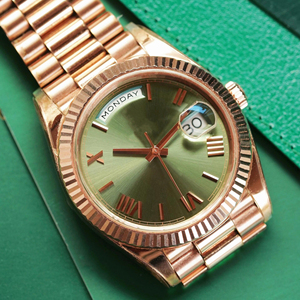 นาฬิกากลไกจักรกลอัตโนมัติหน้าปัดสีเขียวแซฟไฟร์สีทองตัวเรือนสแตนเลส904l หรูหรา
