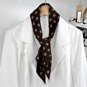Foulard carré en soie de mûrier 68x68cm pour l'été, châle en soie à petits pois pour femmes, vente en gros - Product Image 4