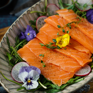 Rebanada de <span class=keywords><strong>trucha</strong></span> <span class=keywords><strong>ahumada</strong></span> de salmón en frío, Oncorhynchus Mykiss, materia crudo de grado prémium, cultivada en China - Product Image 1