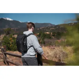 Mochila Swiss Peak AWARE para PC, dispositivos sostenibles - Product Image 4