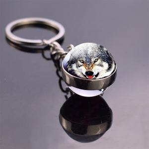 Lupo e la Luna Portachiavi <span class=keywords><strong>Howling</strong></span> <span class=keywords><strong>Wolf</strong></span> Side Double Glass Pendente della Sfera Portachiavi Lupo Testa Gioielli - Product Image 3