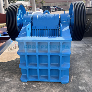 Trituradora de mandíbulas azul de alta rigidez con motor AC para equipos de trituración de rocas - Product Image 1