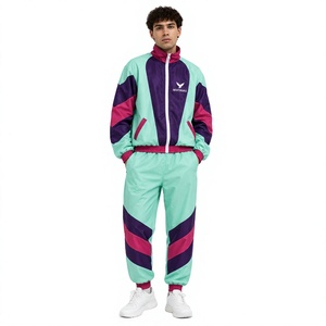 Conjunto Deportivo de Invierno Ligero Personalizado de Fábrica, Chaqueta con Cremallera Reflectante 3M y Pantalones Cortavientos - Product Image 1