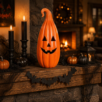 Figurine sculptée personnalisée en forme de citrouille avec initiale 'M' - Décoration d'automne, élément de table charmant, unique pour la décoration d'Halloween et de Thanksgiving