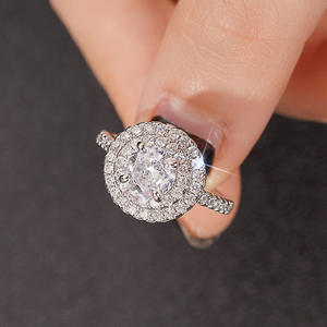 Anello con Diamante T0458, Taglio Brillante Rotondo, Diamante Naturale, Gioiello Classico da Donna per Fidanzamento - Product Image 2