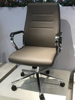 Chaise de bureau pivotante en cuir PU marron au design moderne avec des chaises de salle de réunion pour les visiteurs populaires