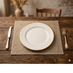 Set de table en lin de qualité supérieure avec bordure brodée en fleur-de-lis dorée |   Nappe de table élégante couleur taupe - Product Image 4