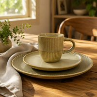 Ensemble tasse et soucoupe à expresso en grès côtelé EKA, vert olive, en céramique, pour café, bistrot, hôtel, hôtellerie, style Slow Living