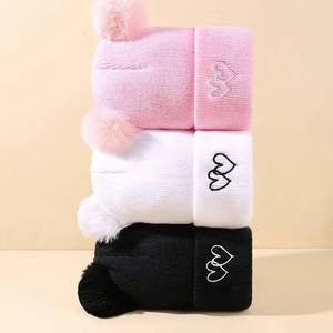 <span class=keywords><strong>Bonnet</strong></span> tricoté pour bébé avec <span class=keywords><strong>double</strong></span> broderie Cœur et <span class=keywords><strong>double</strong></span> <span class=keywords><strong>pompon</strong></span> – Confortable pour la peau, chaud et élégant - Product Image 5