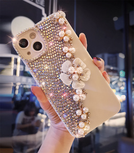 Étui de téléphone portable de luxe avec fleurs en perles brillantes et diamants pour iPhone 15 14 13 12 11 Pro Max 7 8 Plus Housses pour téléphones - Product Image 2