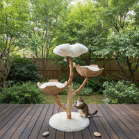 Arbre à chat classique haut de gamme avec grands nichoirs spacieux, literie douillette et matériaux en bois