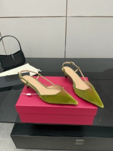 รองเท้าส้นเข็มแบบสวมเปิดส้นหัวแหลมผ้าซาตินสีดำสำหรับผู้หญิงสำหรับโอกาสที่เป็นทางการ - Product Image 4