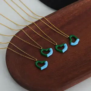 Women Colorful Fashion Jewelry 18k Gold Plated Stainless Steel Pendant with Enamel Heart Necklace