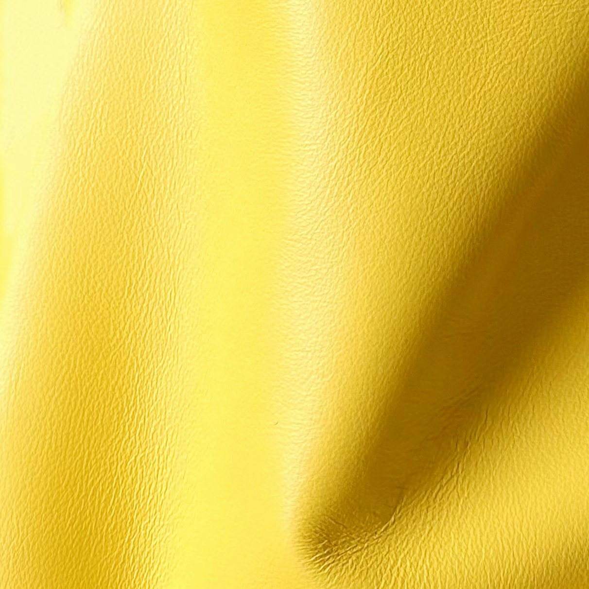 สีเหลือง